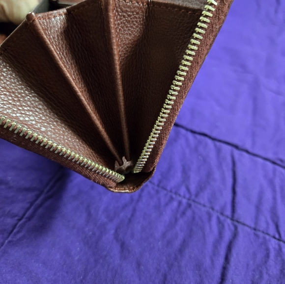 AUTHENTIC GUCCI GG LEATHER TASSEL LONG WALLET EUC - Picture 12 of 13